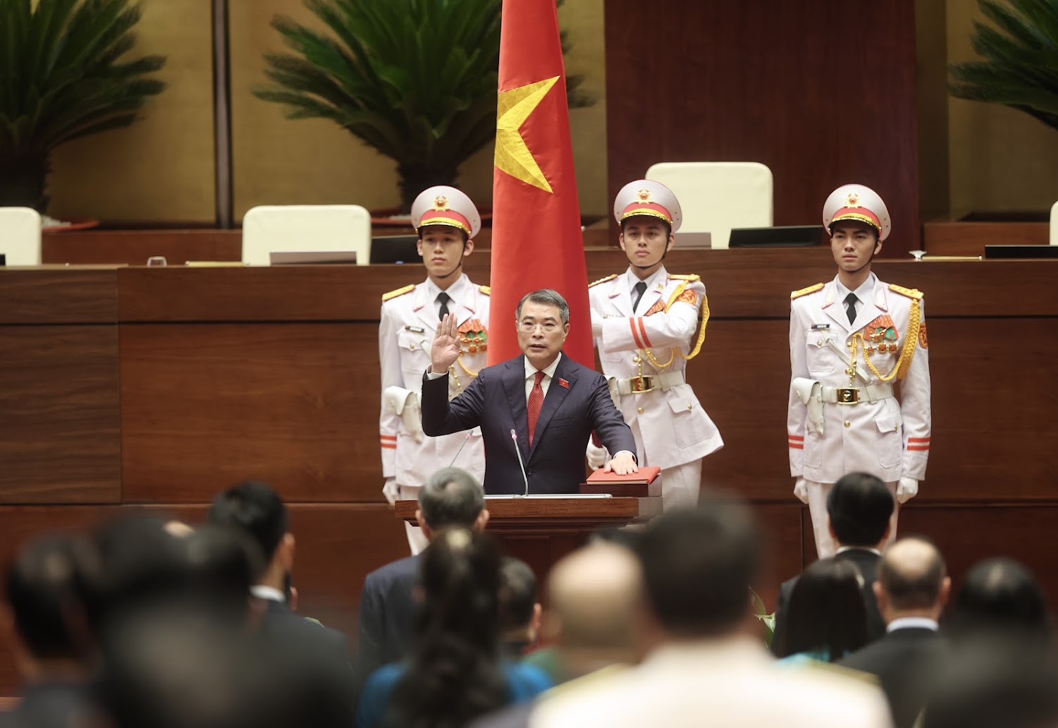 Đồng chí Lê Minh Hưng được bầu giữ chức Thủ tướng Chính phủ